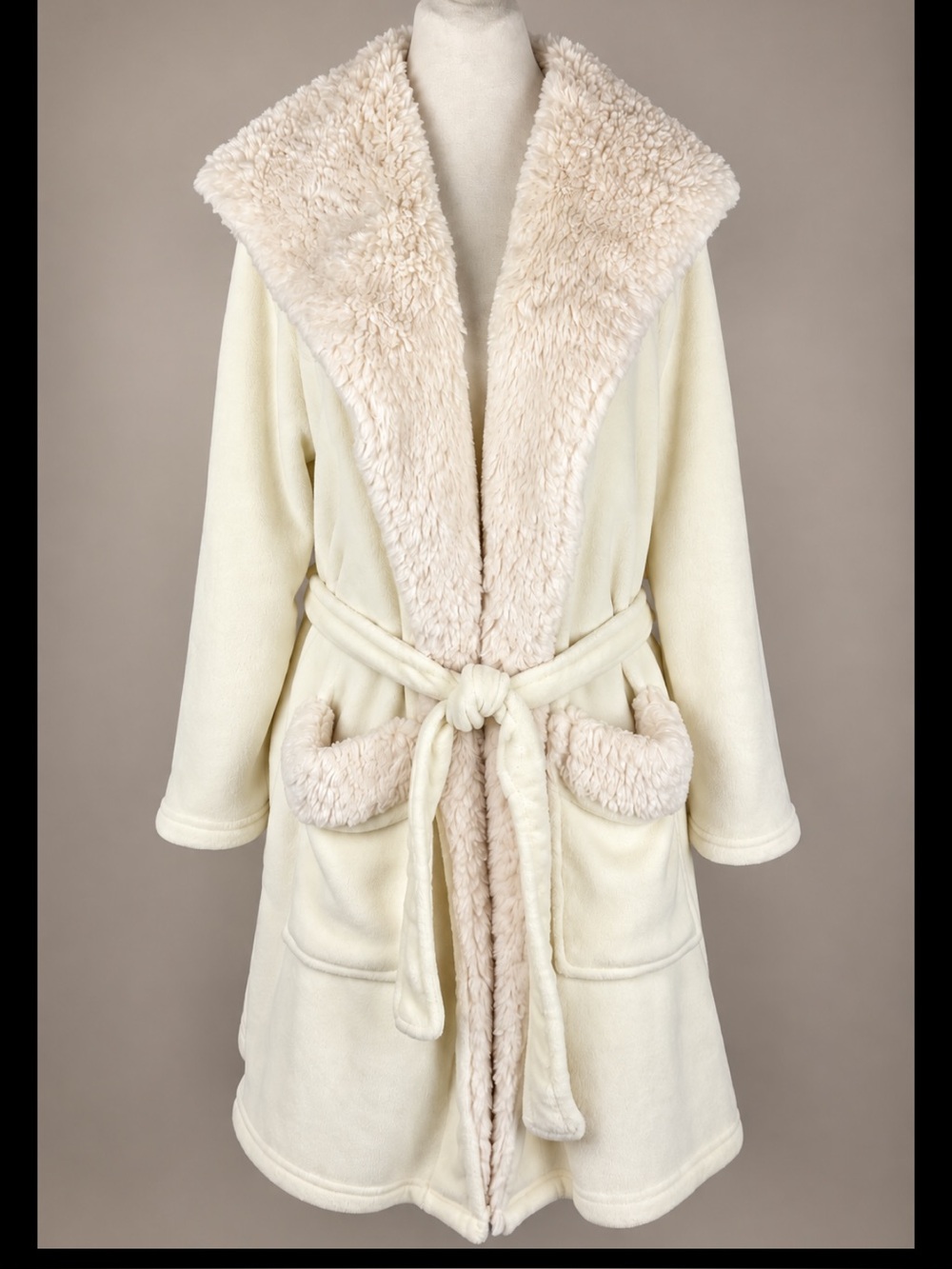 PBteen Pottery Barn Teen Ivory Plush Faux Fur Hooded Robe One Size